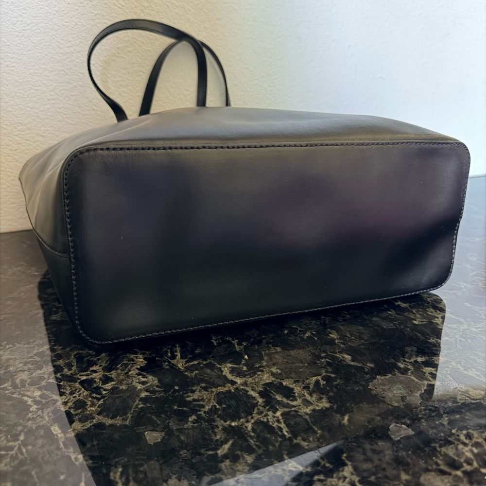 Kate Spade Maxi Black Leather Tote with Charm - Picture 4 of 7